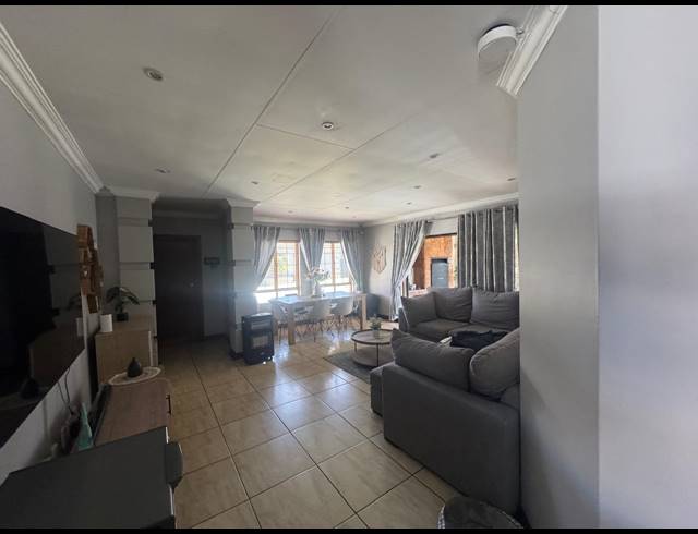 2 BEDROOM CLUSTER FOR SALE IN SUNAIR PARK